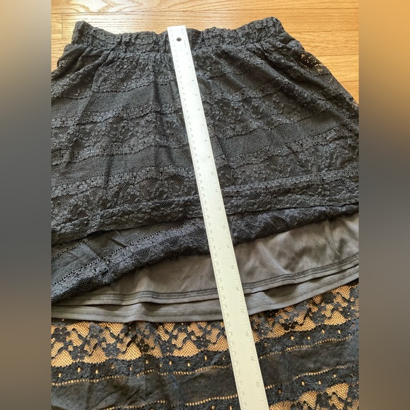 🖤 Hot Topic black lace high-low skirt - Picture 5 of 8
